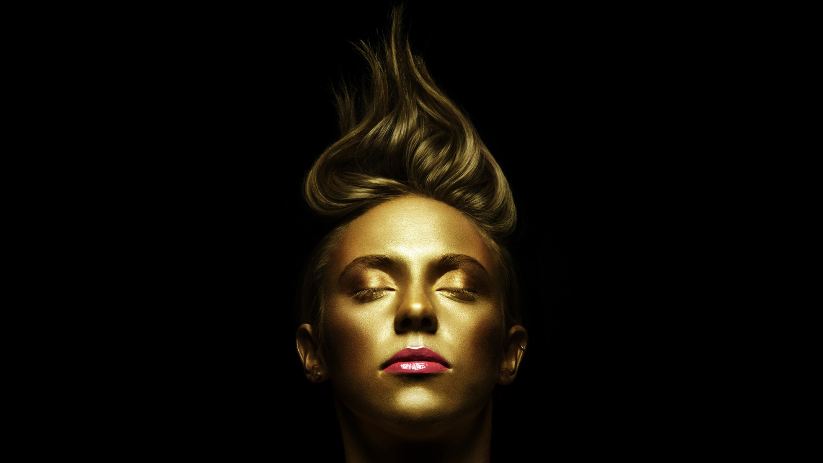 La Roux золото