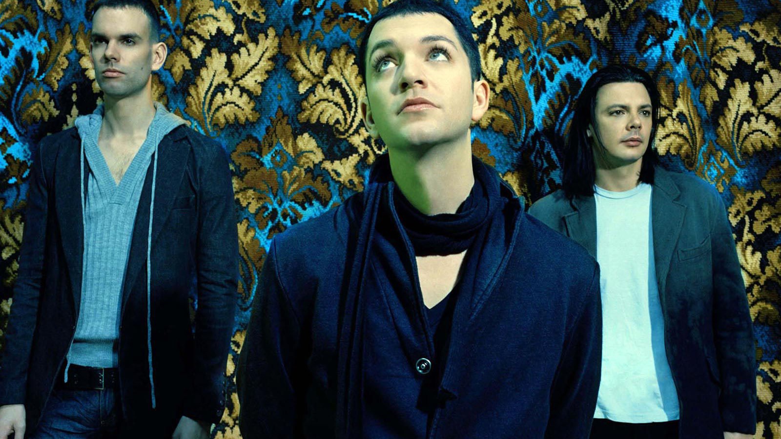 Placebo на разноцветном фоне
