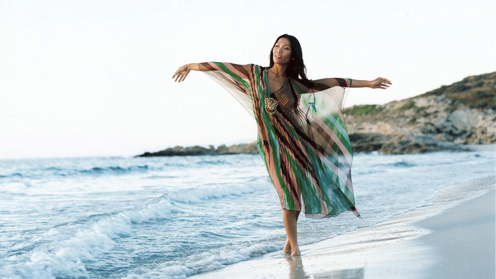 Певица у моря