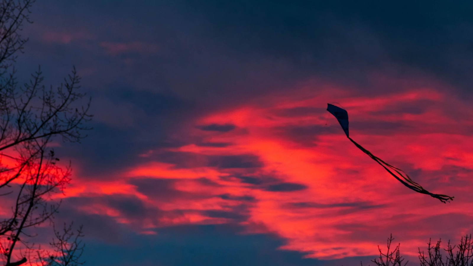 Красные облака