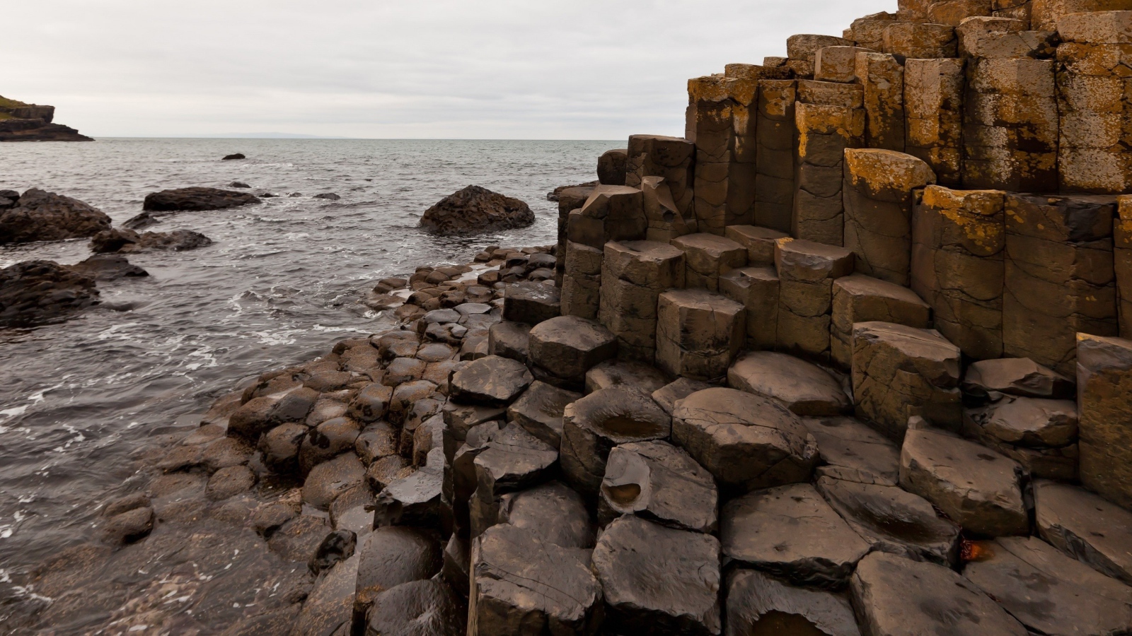 Морской берег ступени