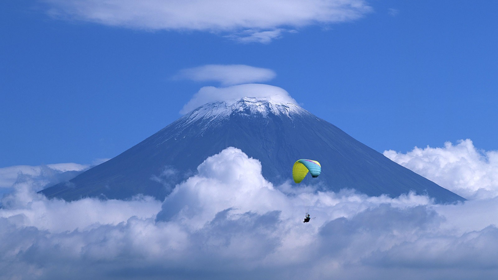 Вулкан в Японии