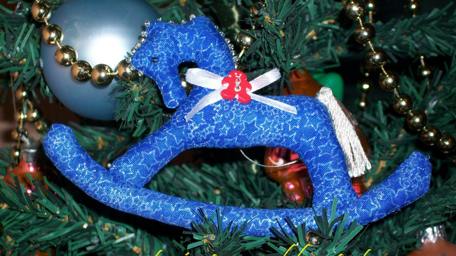 Елочная игрушка лошадка качалка