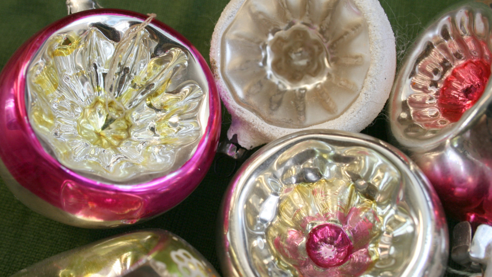 Hовогодние елочные игрушки