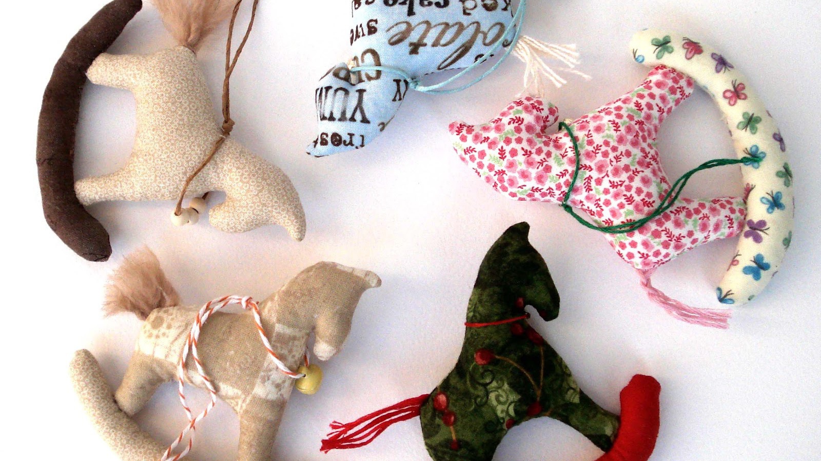 Фигурки лошадей