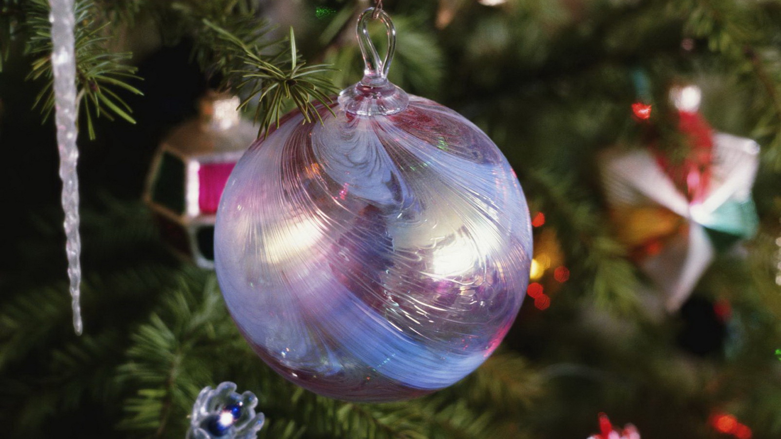 Пушистая елка на Новый Год 2014