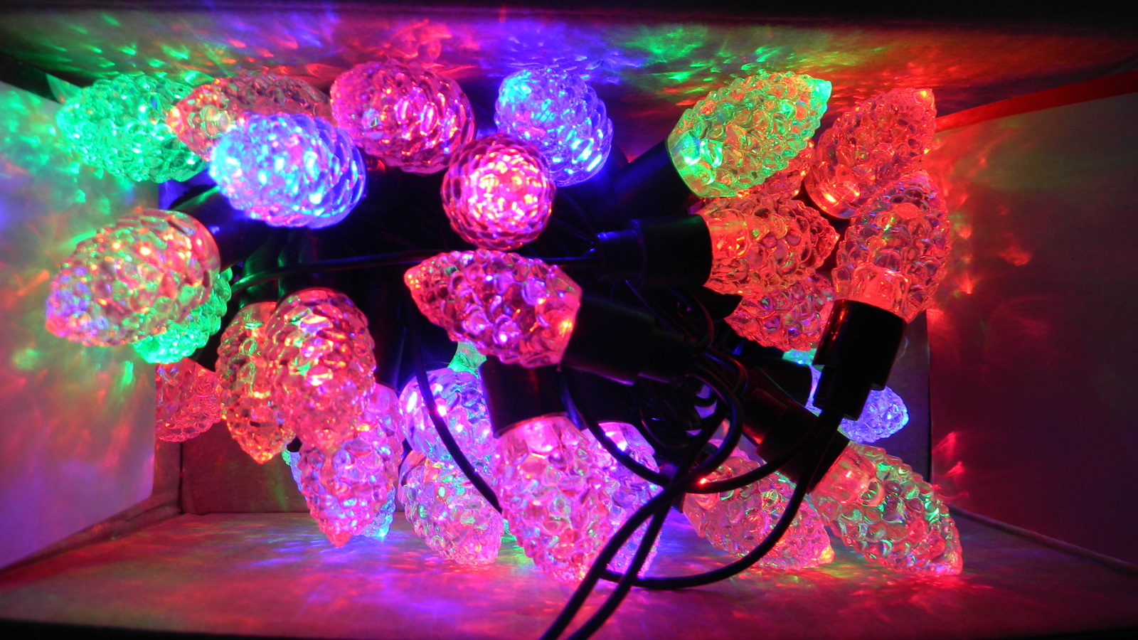 Гирлянда шишки