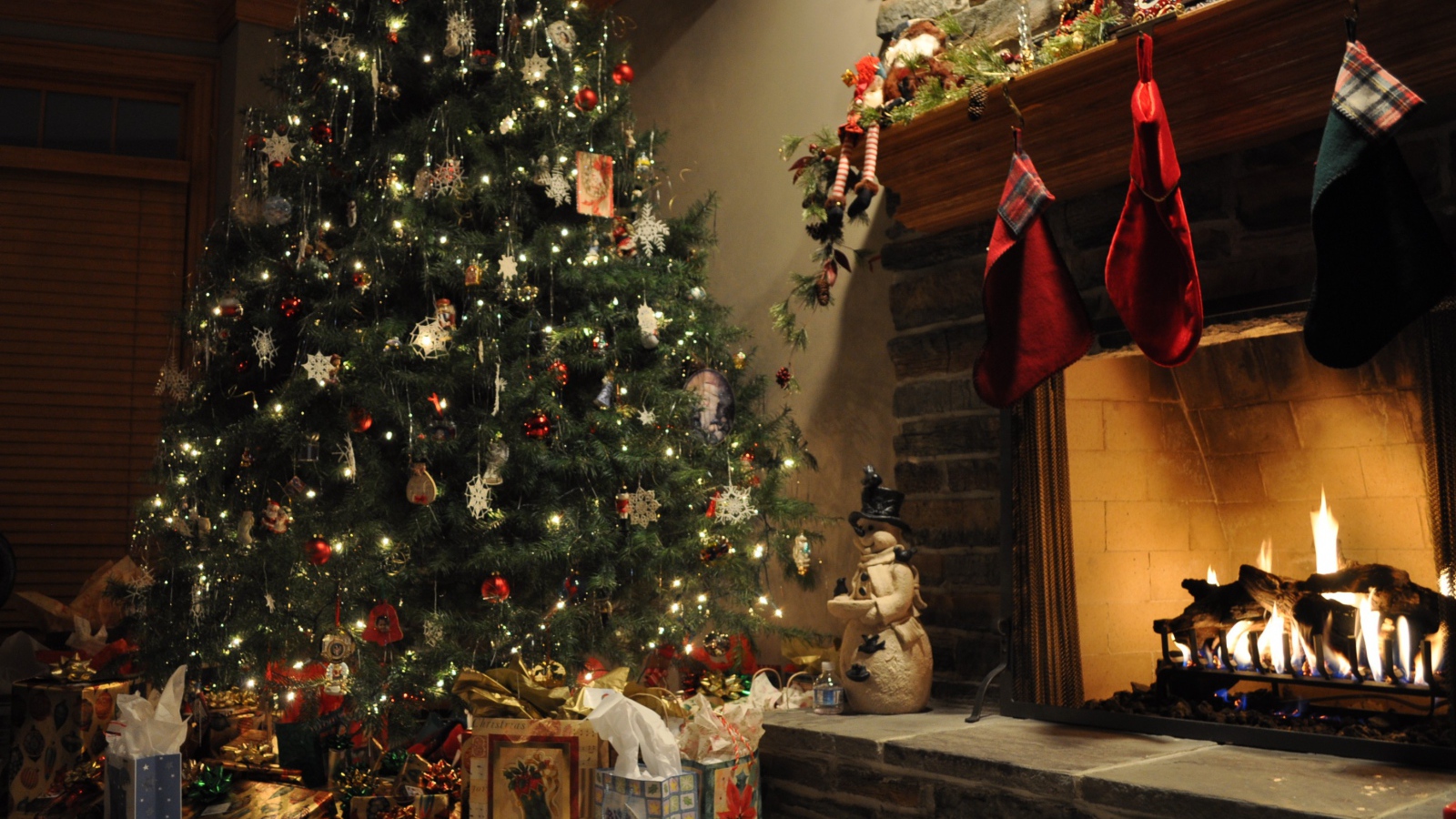 Новогодняя елка готова к 2014 году