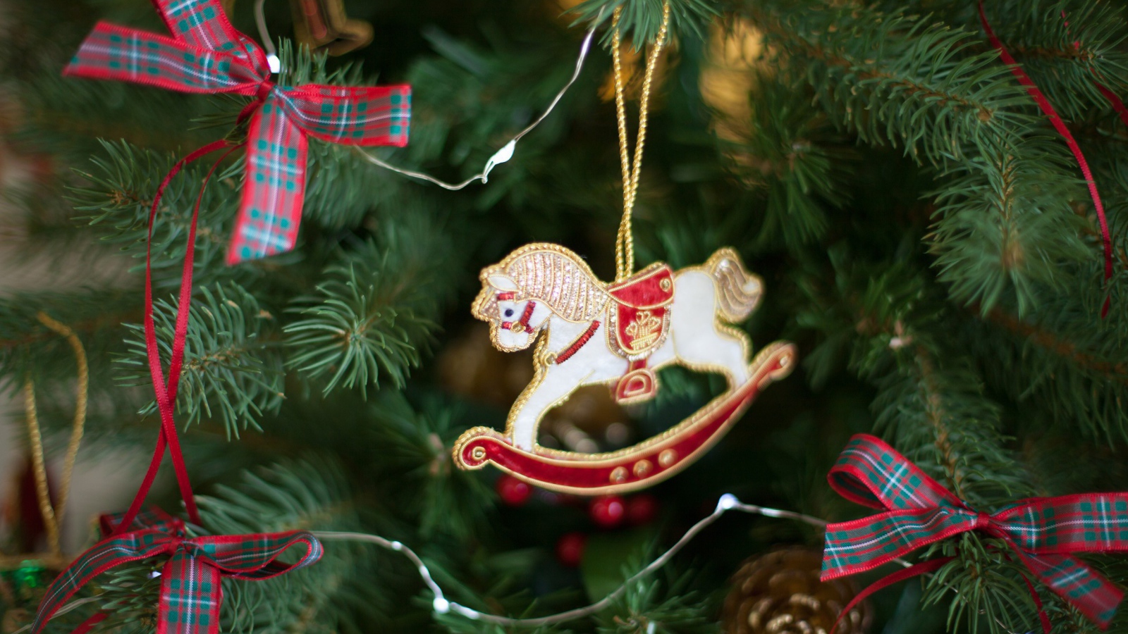 Лошадь качалка