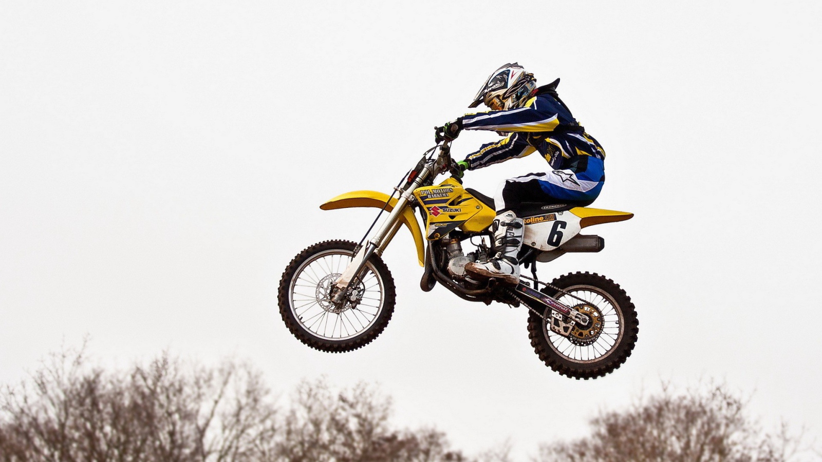 Мотоцикл в полете