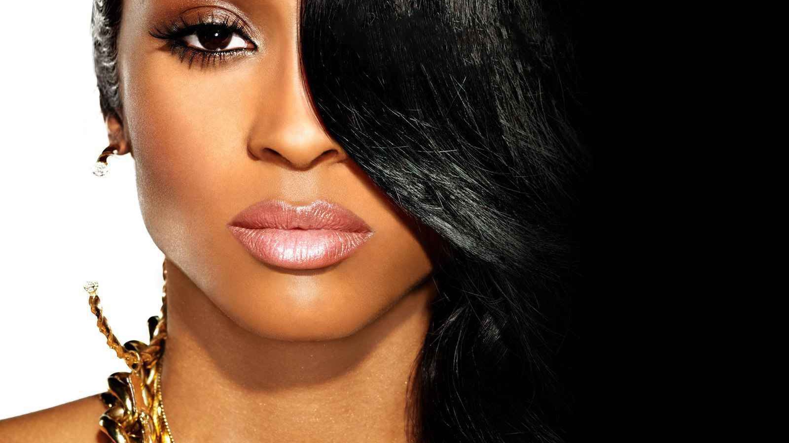 Девушка с цепочками, swag