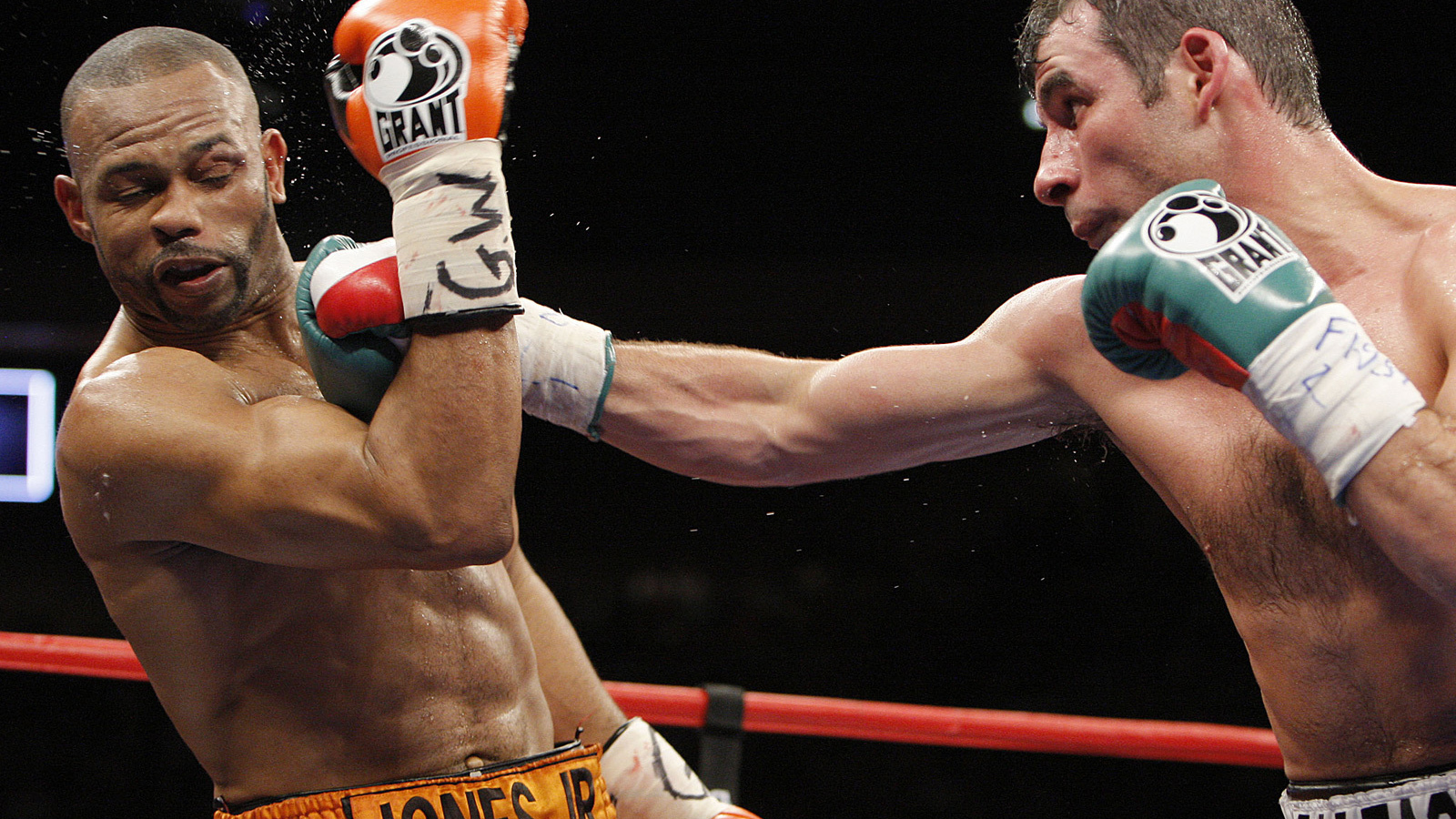 Джо Кальзаге сокрушительный удар