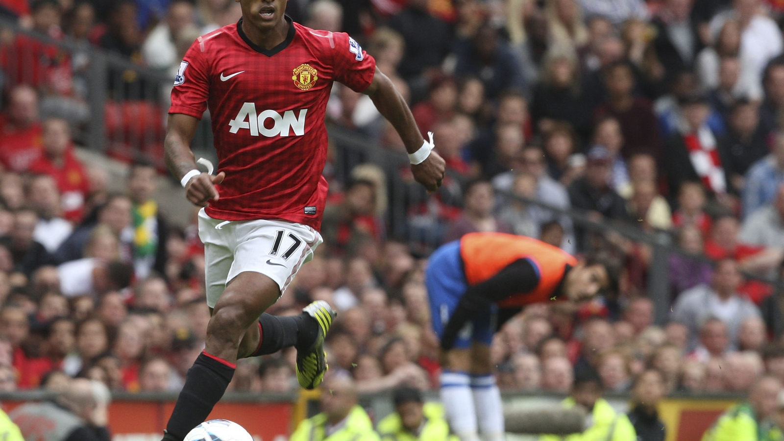 Манчестер Юнайтед Луиш Нани в середине игры