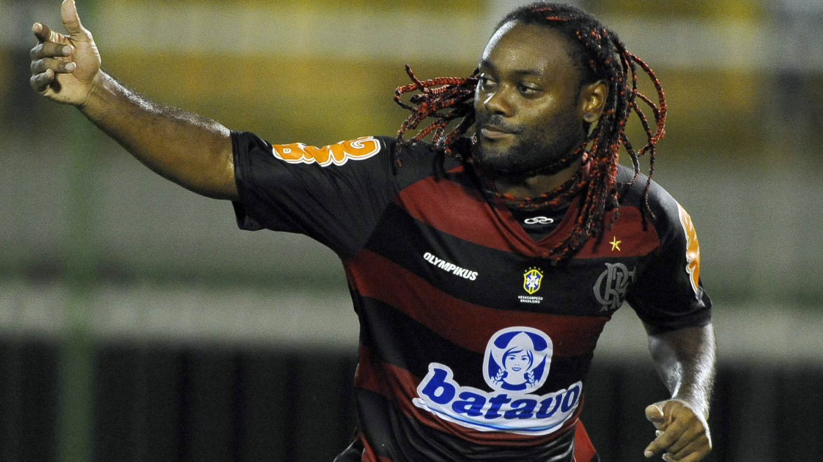  Шаньдун Лунэн Вагнер благодарит болельщиков