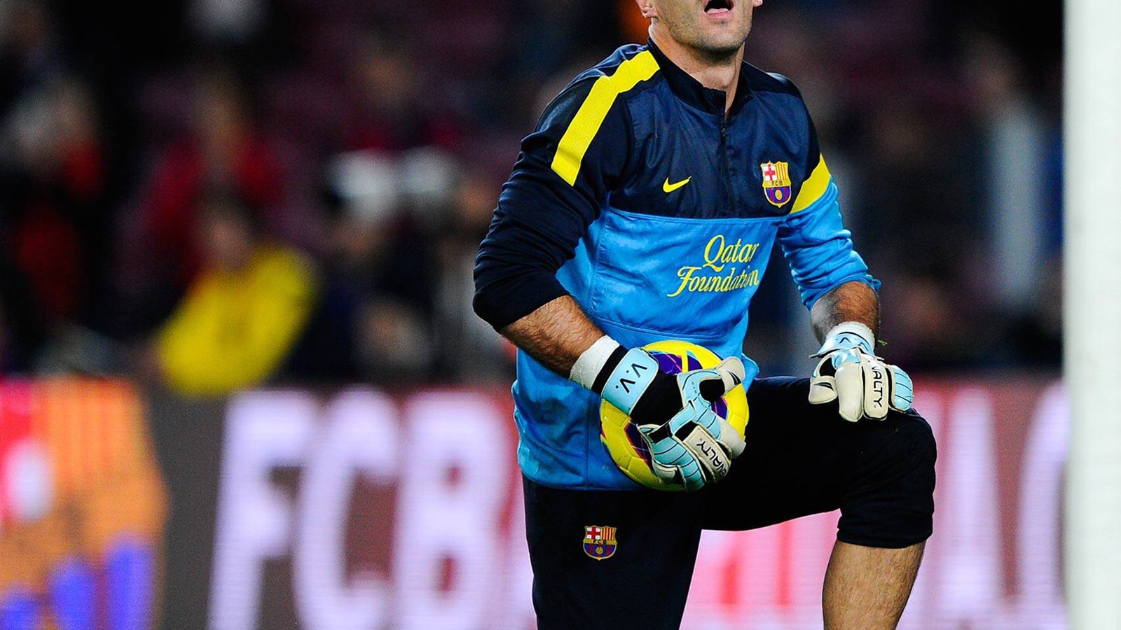 Лучший вратарь Барселоны Виктор Вальдес