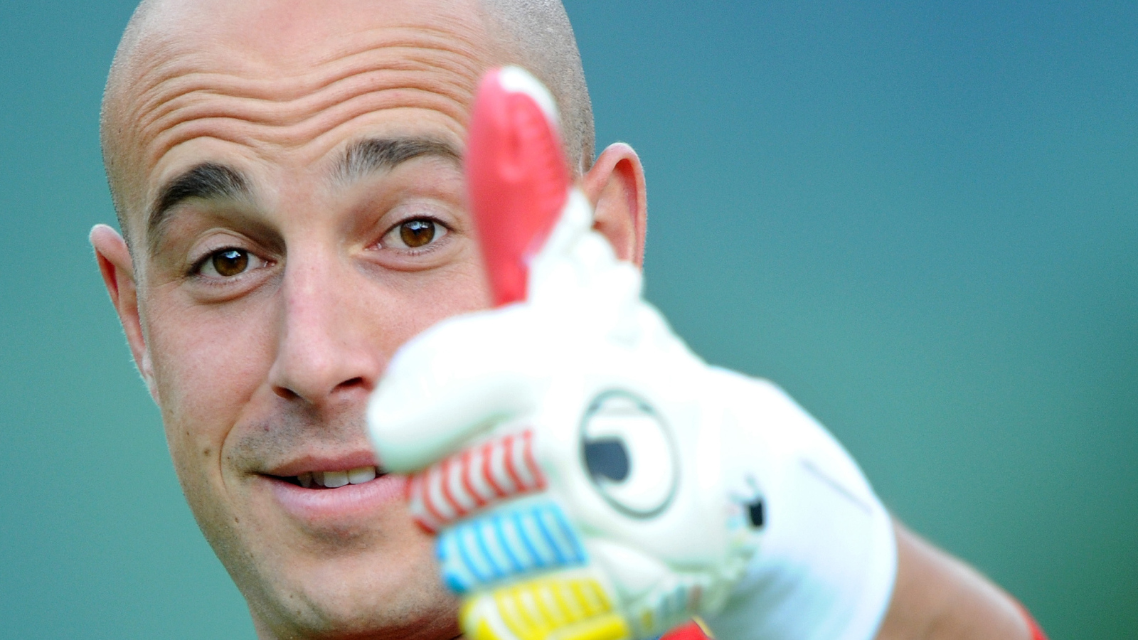 Лучший вратарь Наполи Пепе Рейна крупным планом