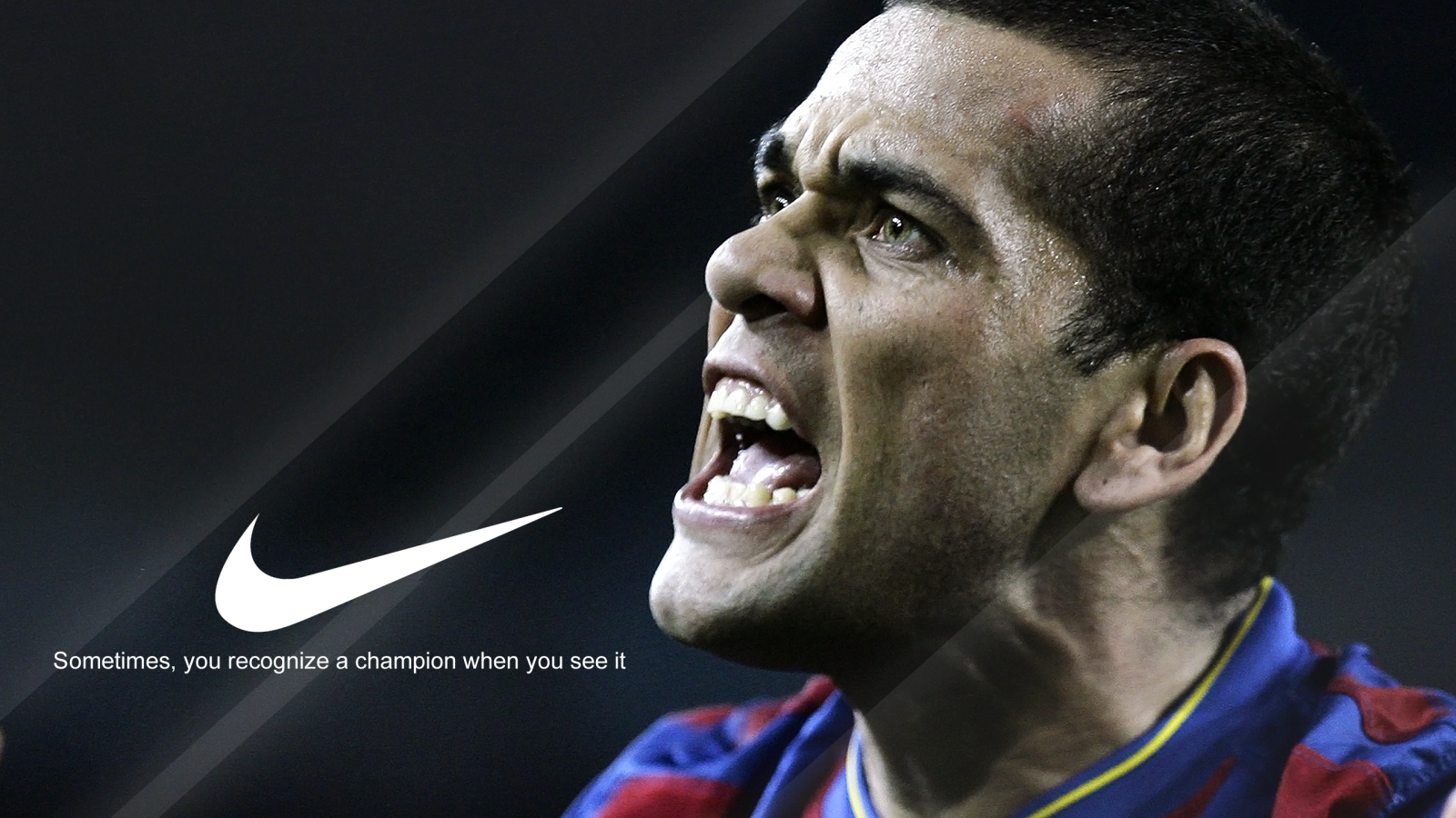 Защитник Барселоны Даниэл Алвес