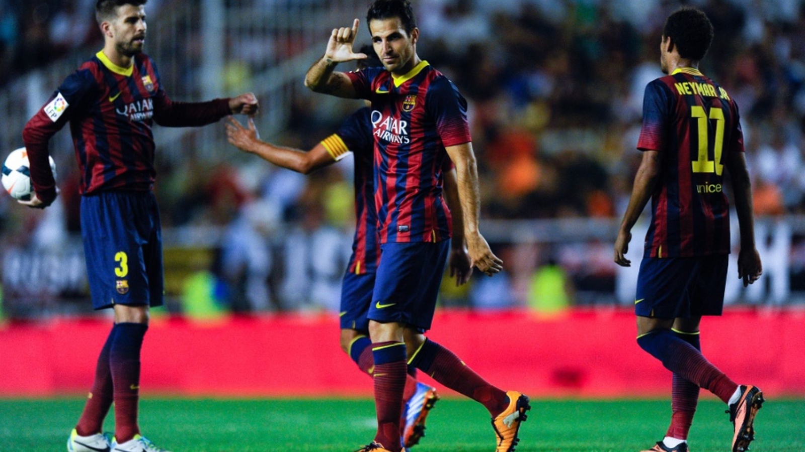 Футболист Барселоны Франсеск Фабрегас и его команда