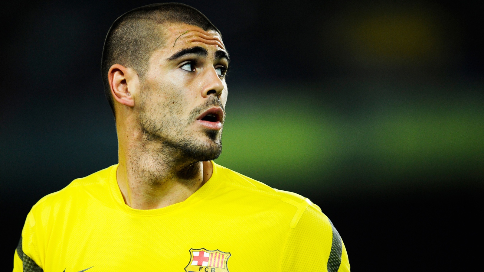 Футболист Барселоны Виктор Вальдес