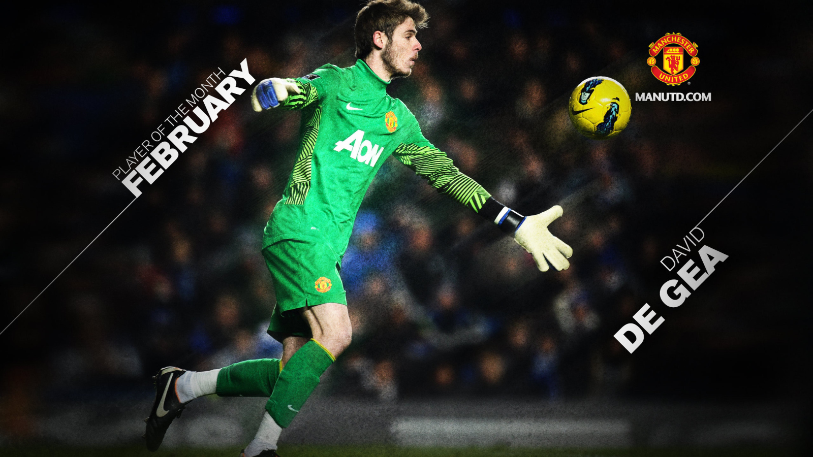 Голкипер Манчестер Юнайтед Давид де Хеа ловит мяч
