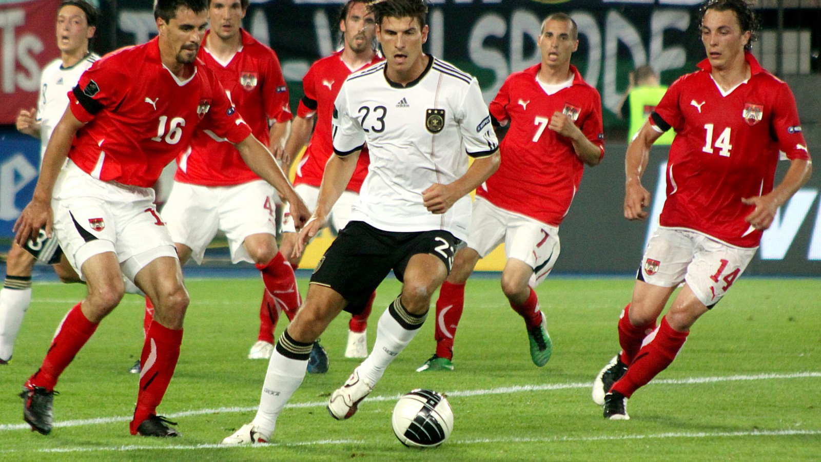  Незаменимый футболист Фиорентины Марио Гомес против всех