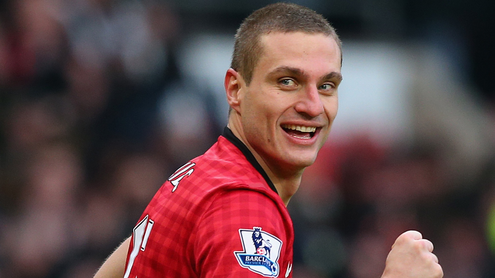 Незаменимый игрок Манчестер Юнайтед Неманья Видич забил гол