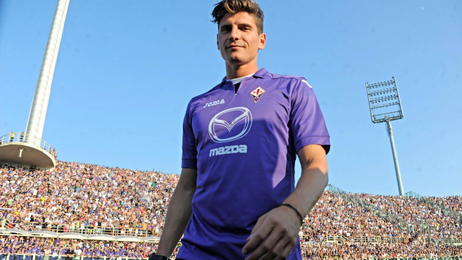 Игрок из Фиорентина Марио Гомес