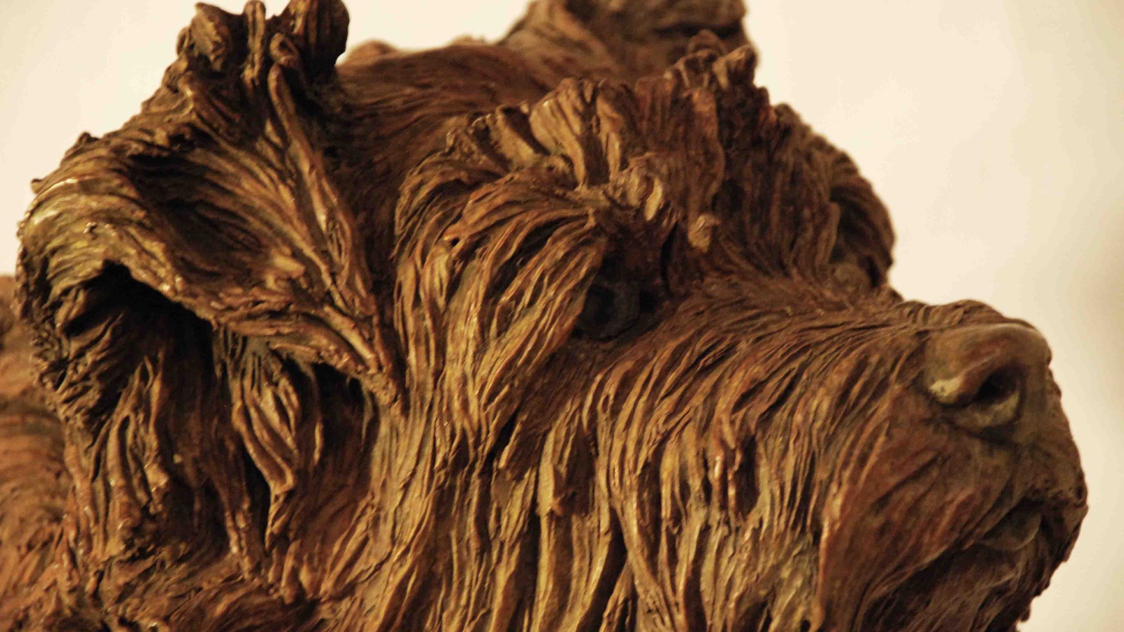 Скульптура собаки норфолк терьер