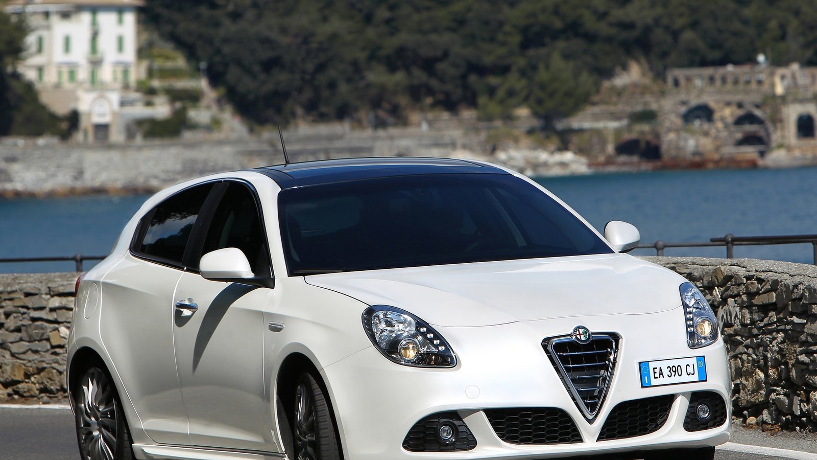 Дизайн автомобиля Alfa Romeo 145