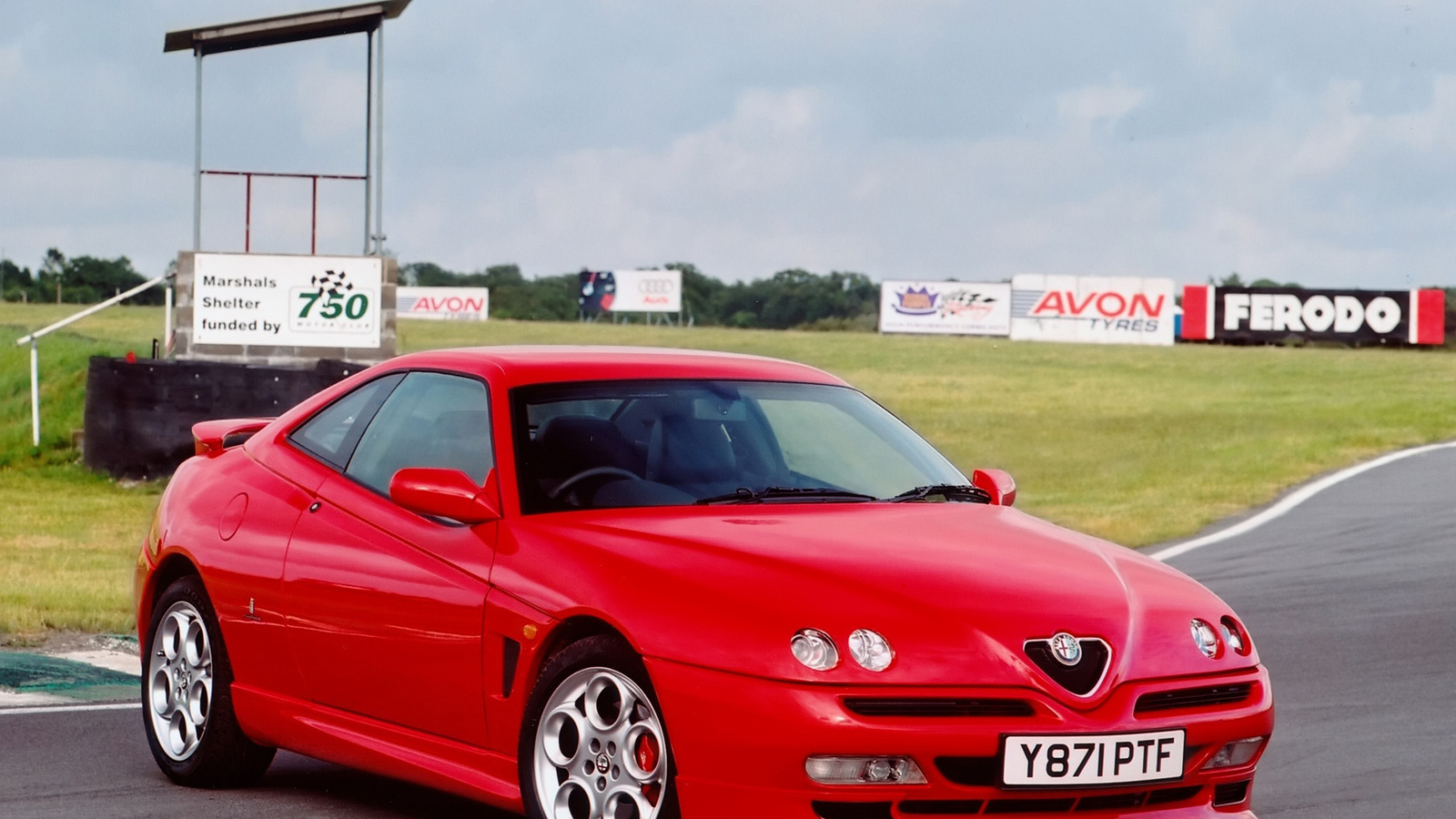 Дизайн автомобиля Alfa Romeo gtv