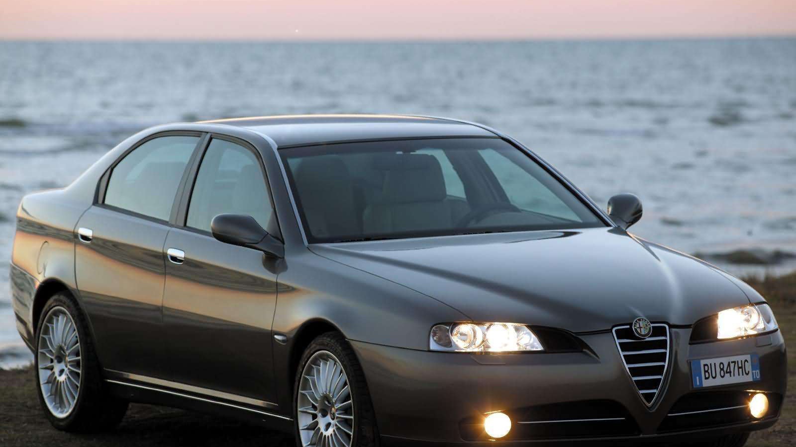 Надежный автомобиль Alfa Romeo 166