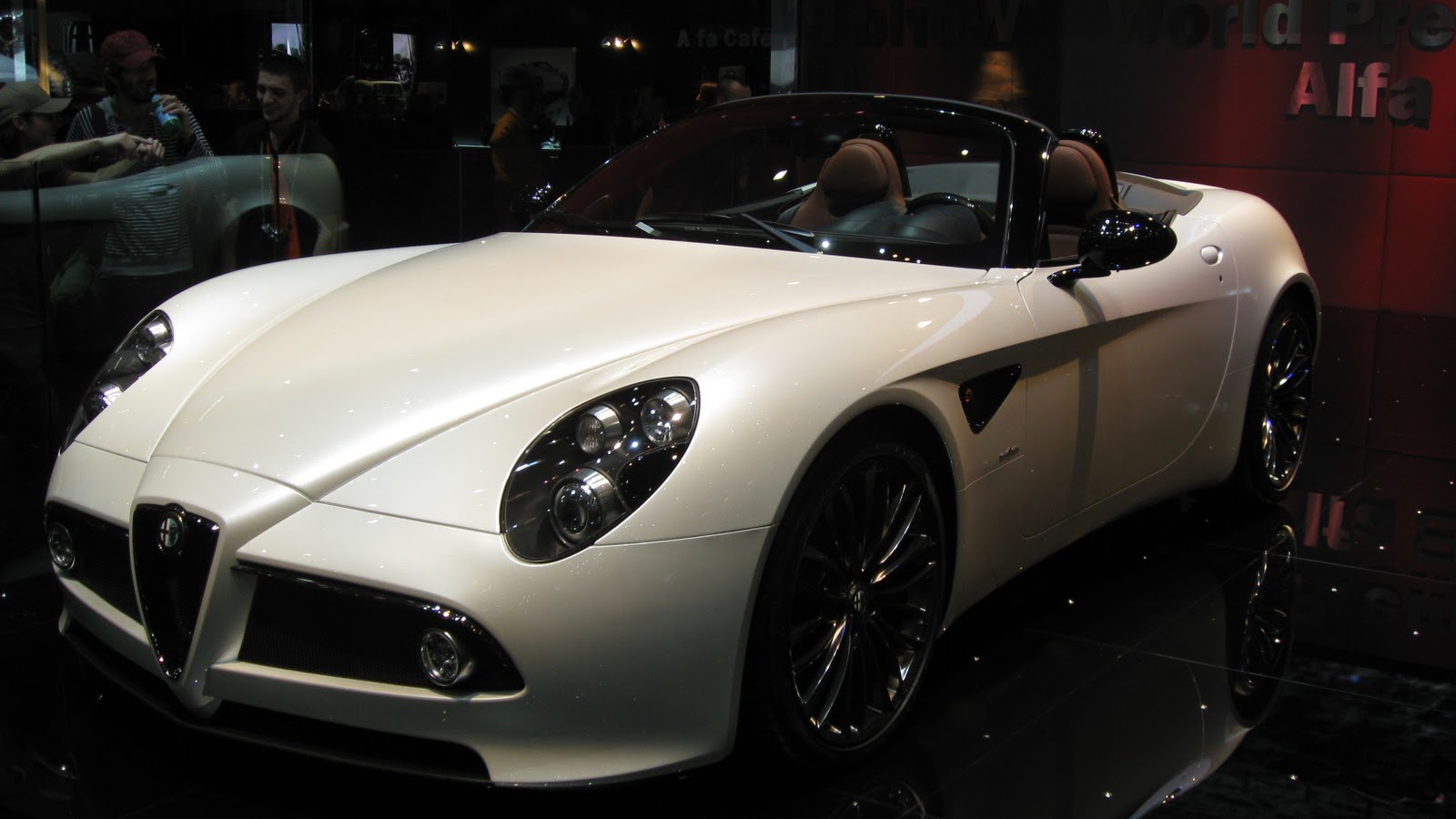 Тест драйв автомобиля Alfa Romeo 8c spider
