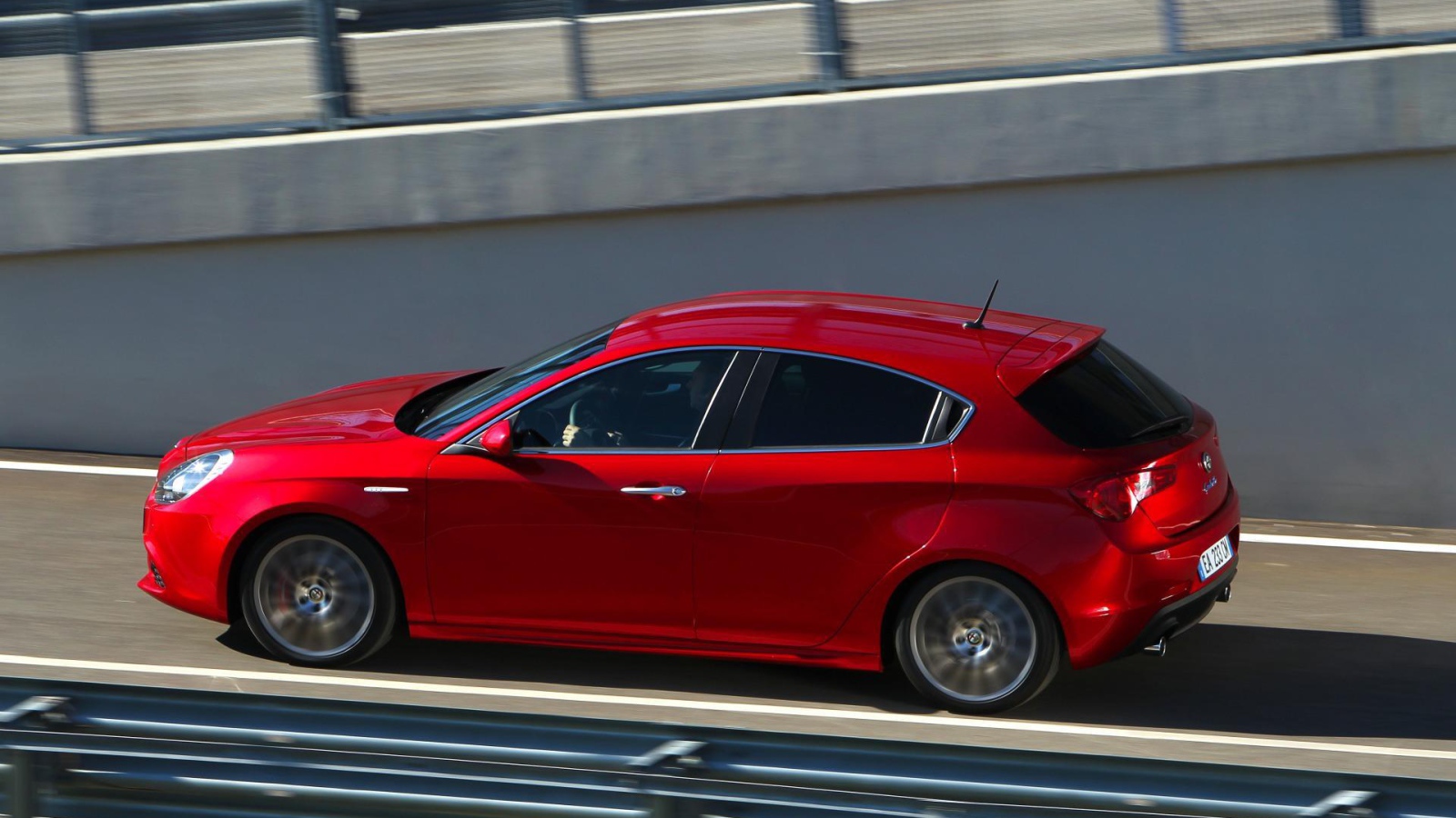 Тест драйв автомобиля Alfa Romeo giulia