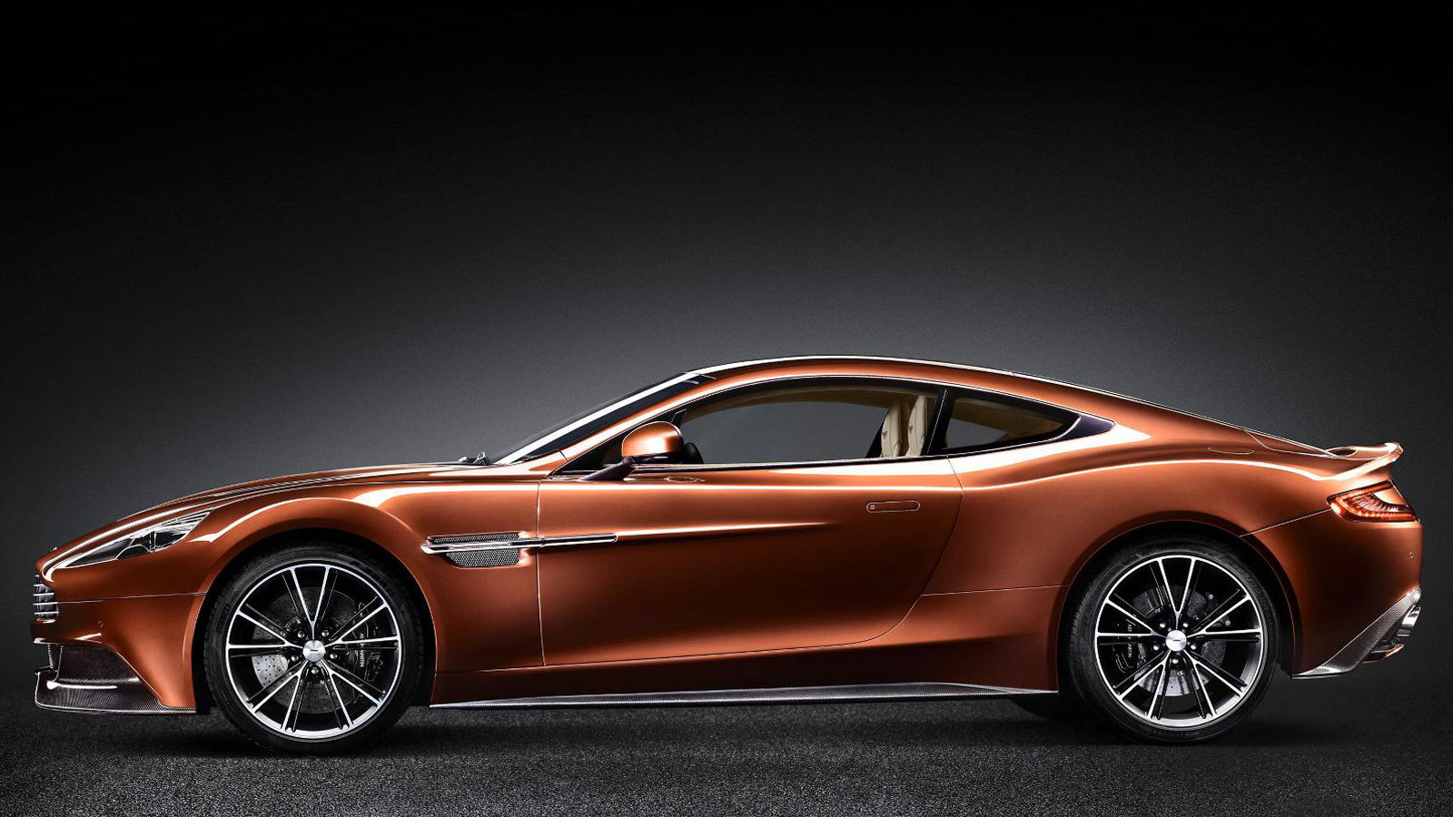 Дизайн автомобиля Aston Martin aspire