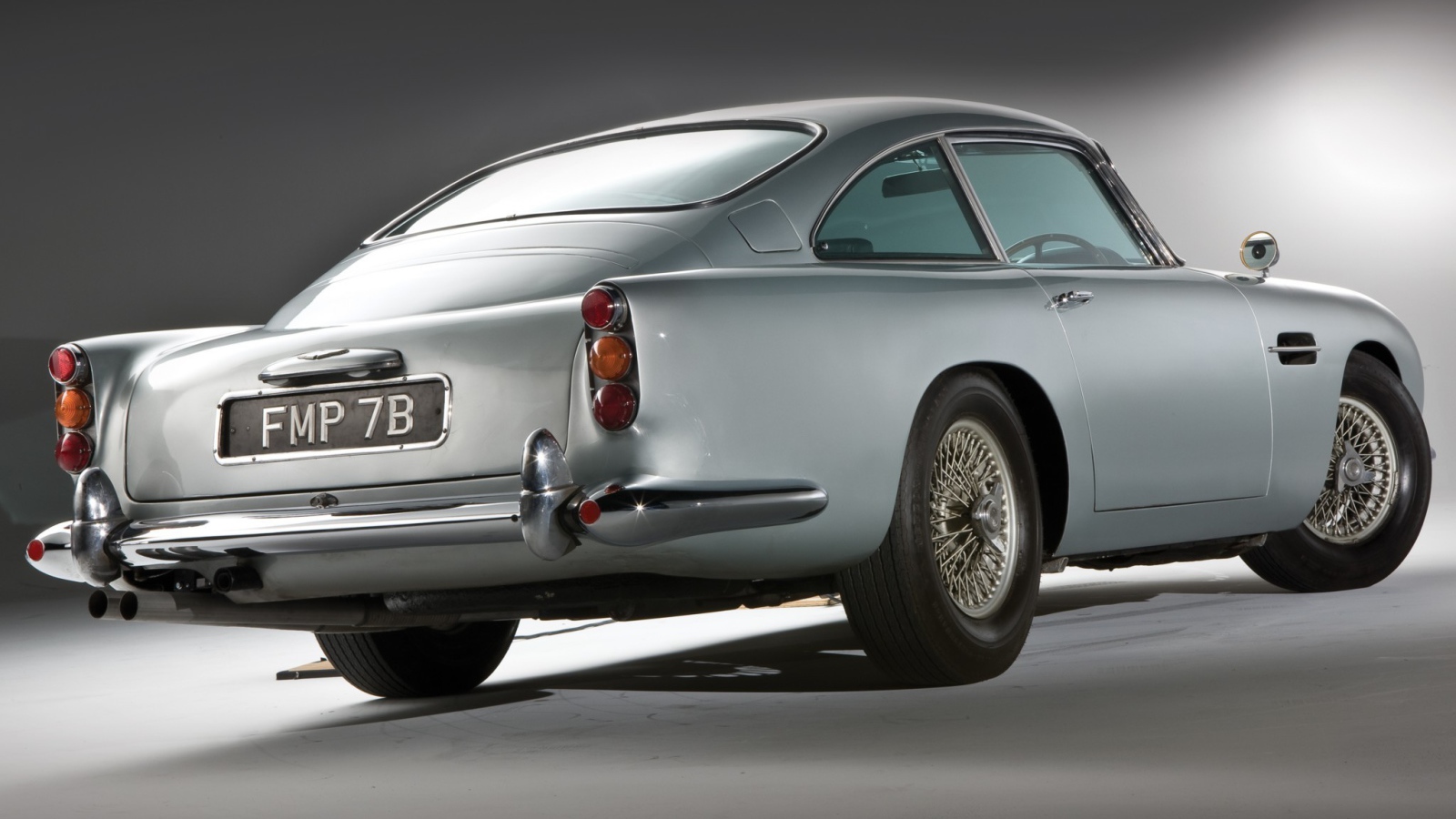 Дизайн автомобиля Aston Martin db5
