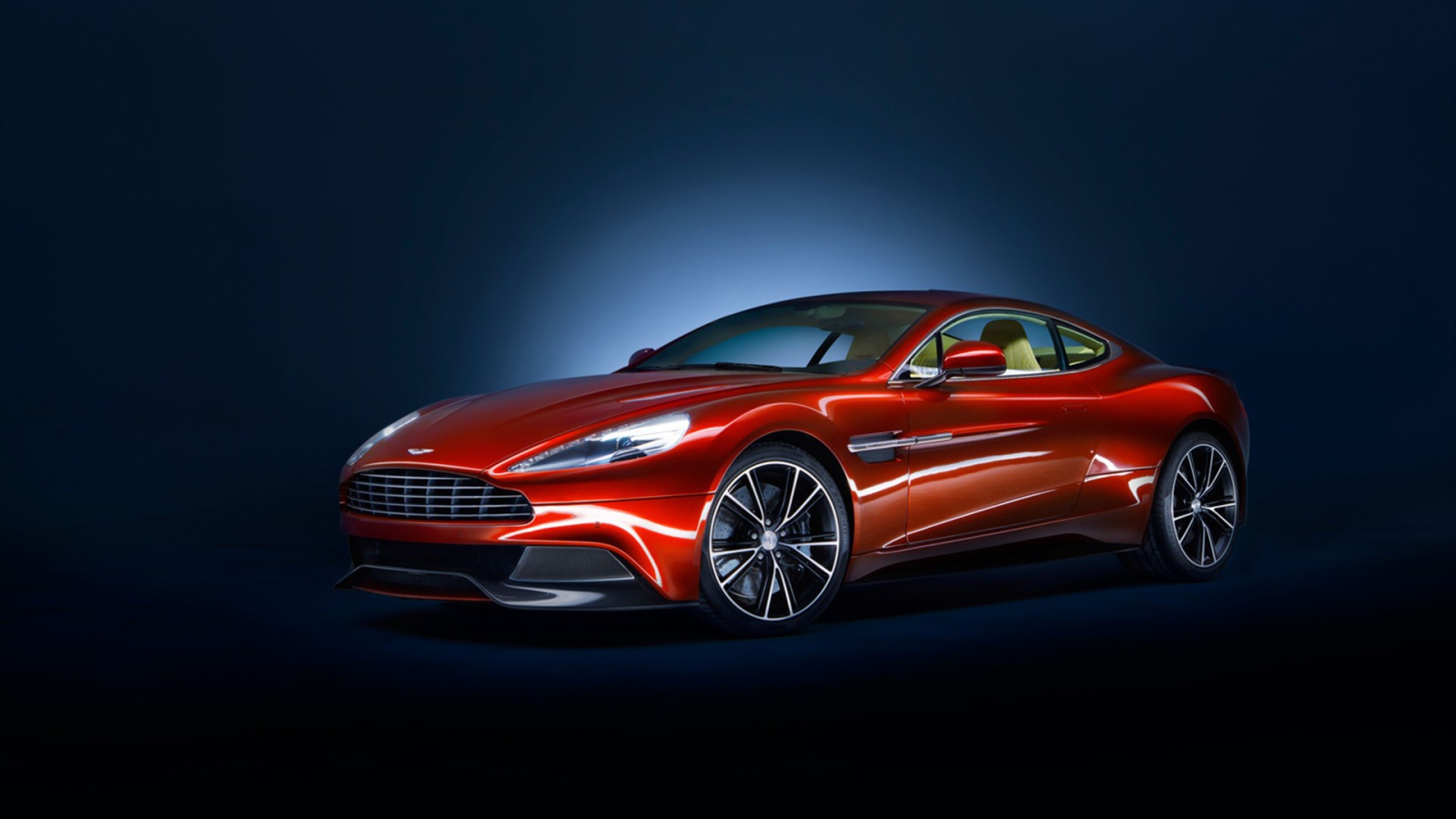 Фото автомобиля Aston Martin 2013