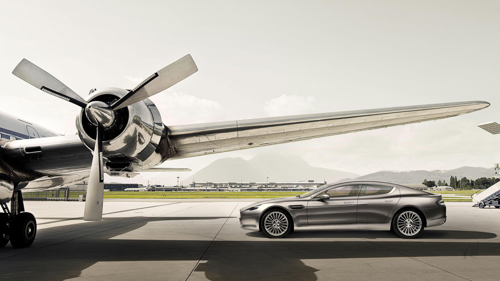 Надежный автомобиль Aston Martin aspire