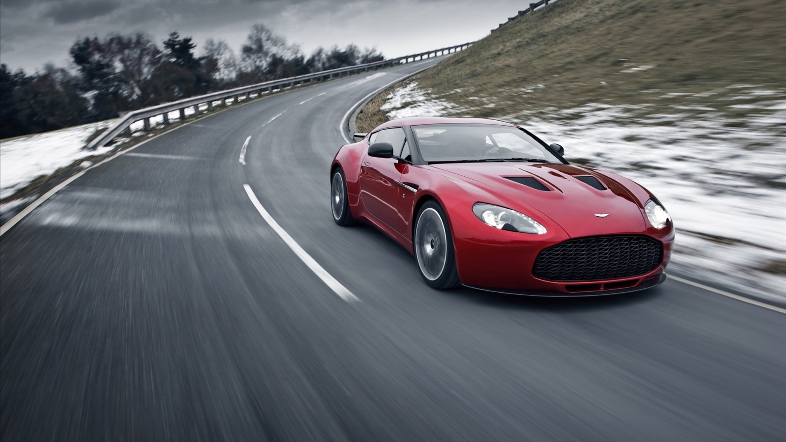 Надежный автомобиль Aston Martin zagato