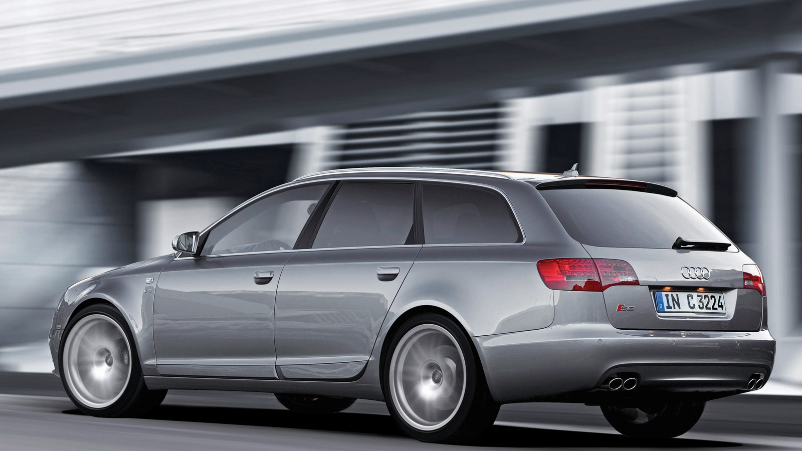 Красивый автомобиль Audi c5 в Москве