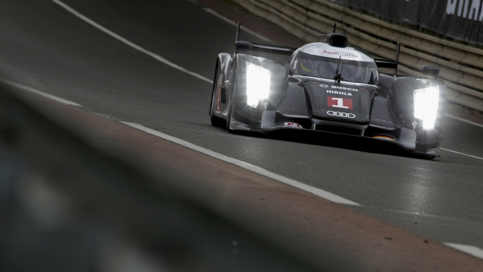 Автомобиль марки Audi модели tdi