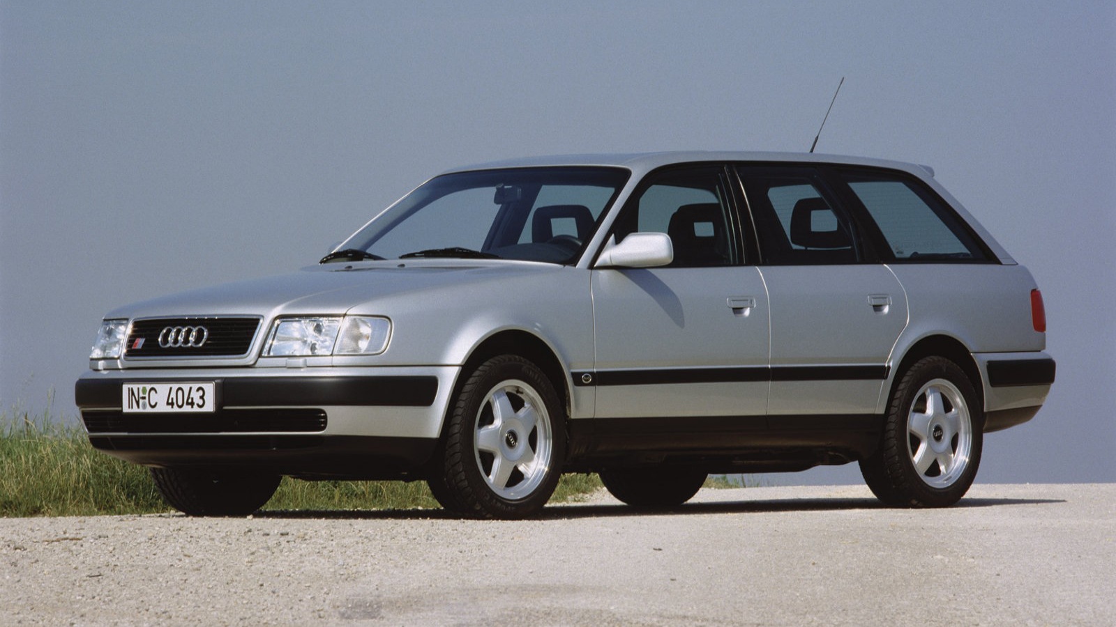 Новый автомобиль Audi 100