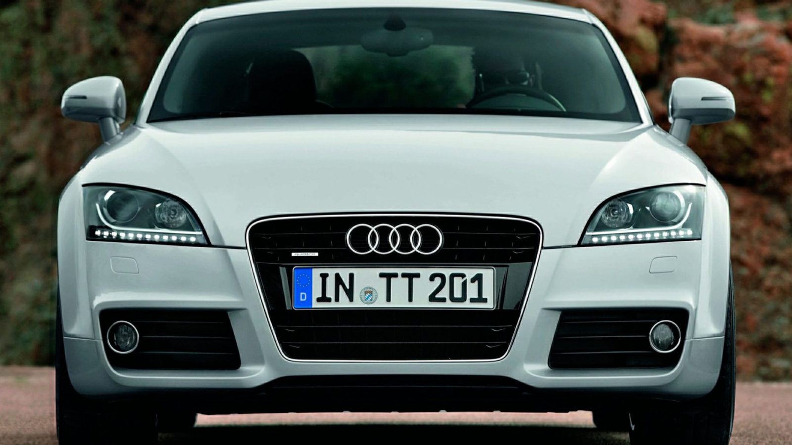 Новая машина Audi TT 2014 года