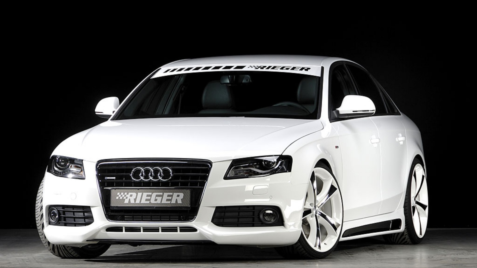 Новый автомобиль Audi quattro