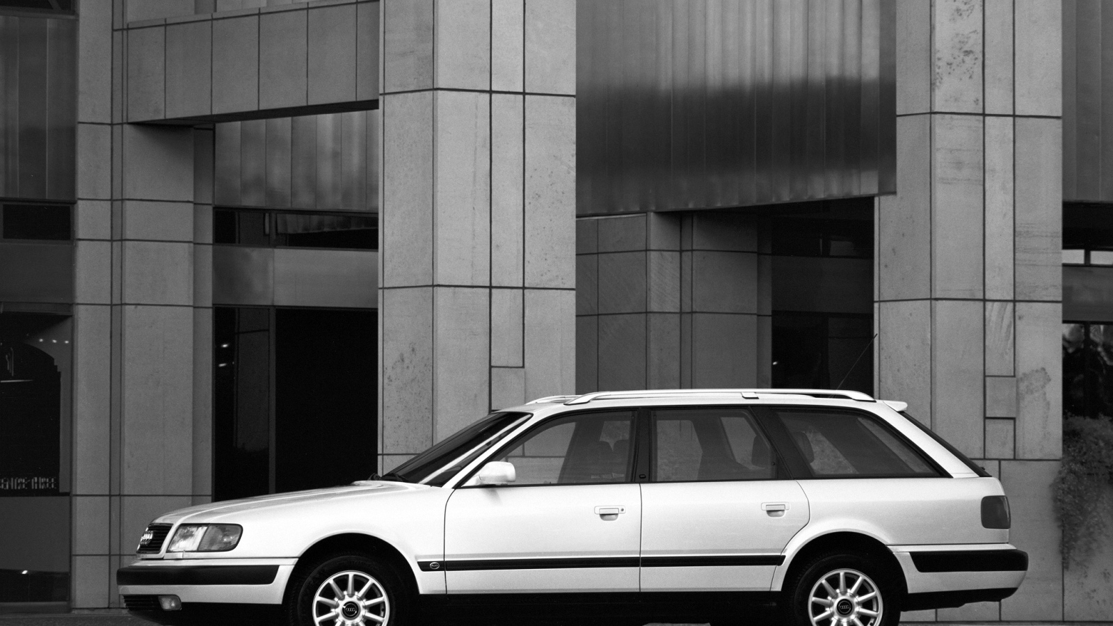 Надежная машина Audi 100