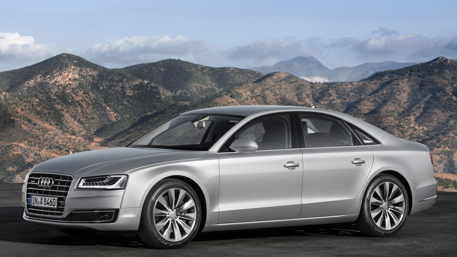 Надежная машина Audi A8 2014