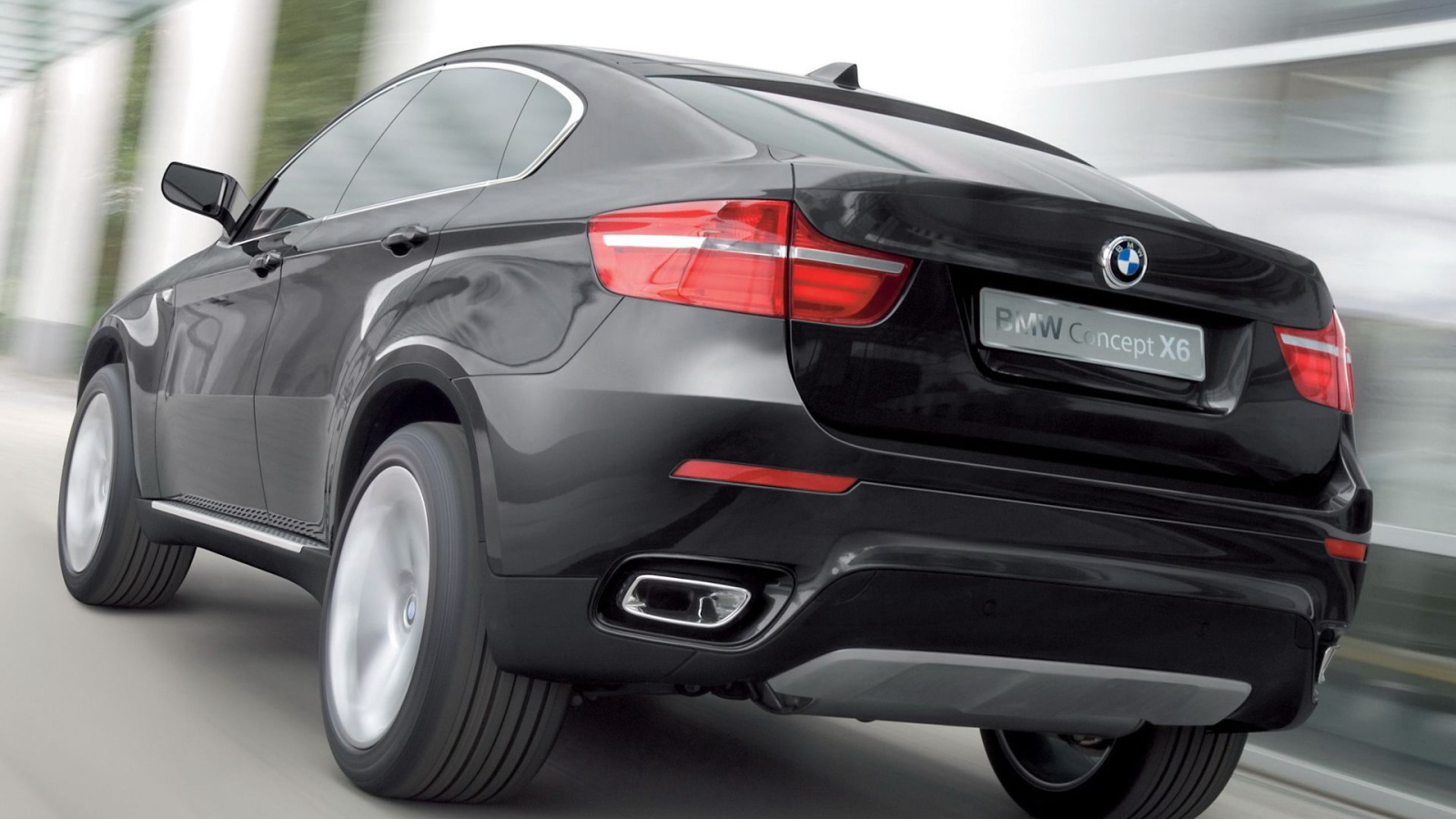 Автомобиль марки BMW модели X6 2014 года