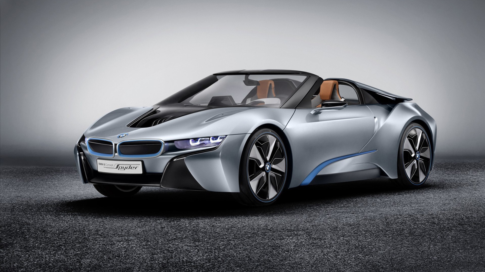 Серебристый Bmw i8 spyder