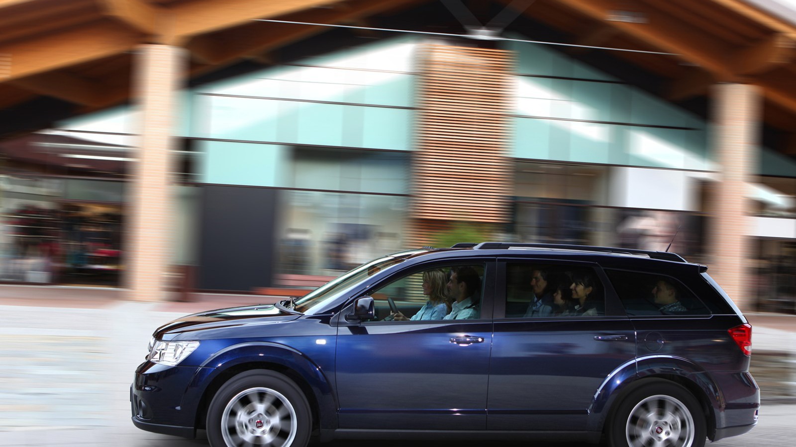 Автомобиль марки Fiat модели Freemont