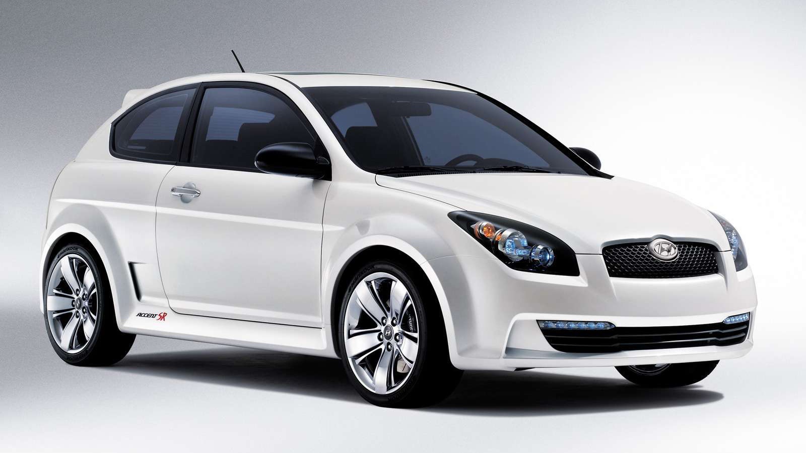 Автомобиль марки Hyundai модели Accent