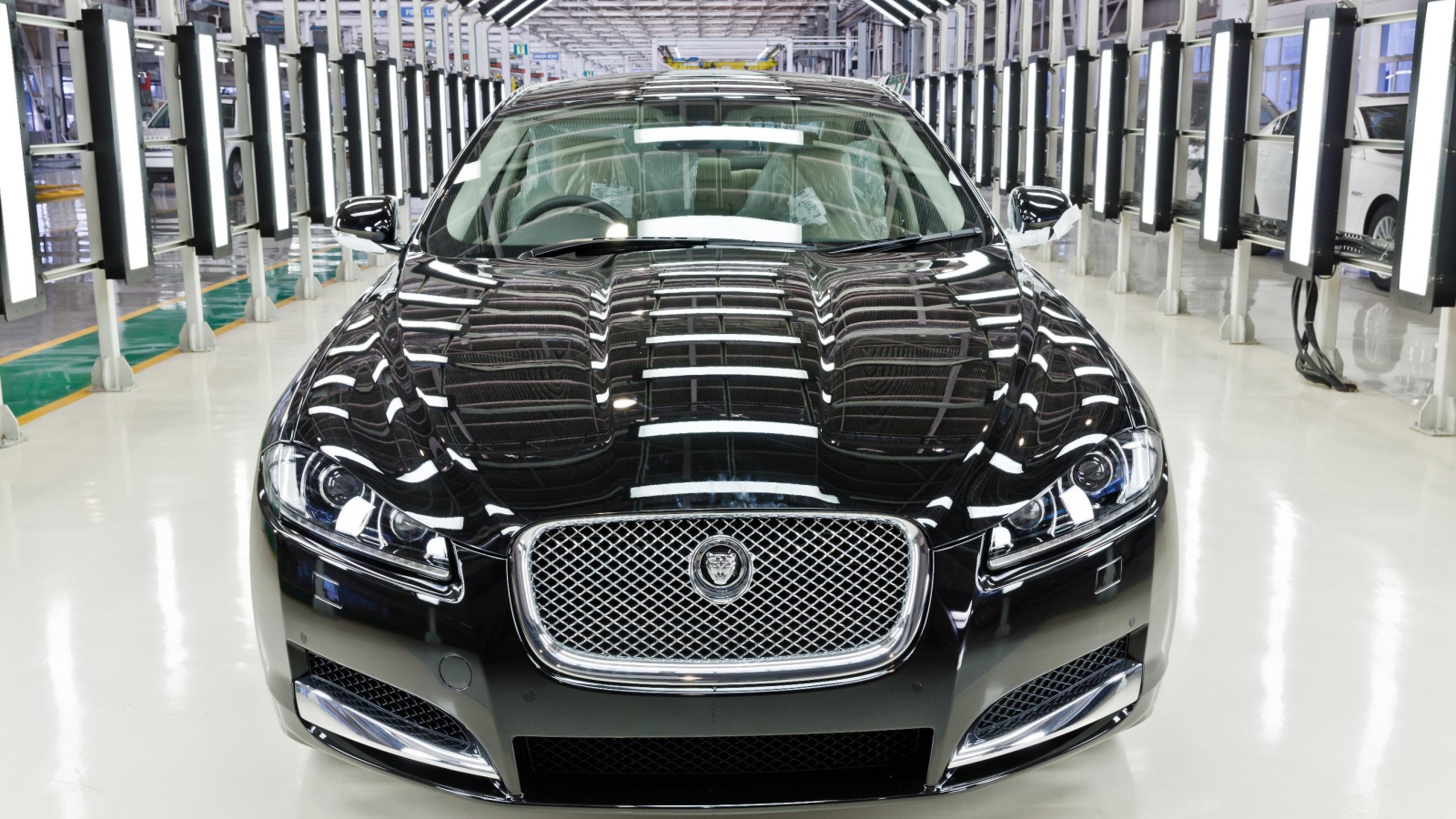 Jaguar XF в салоне